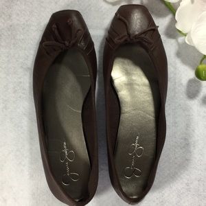 Jessica Simpson ballet shoes brown in size 8B/ 38